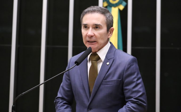 Comissão aprova compartilhamento de laboratórios entre institutos de pesquisa públicos